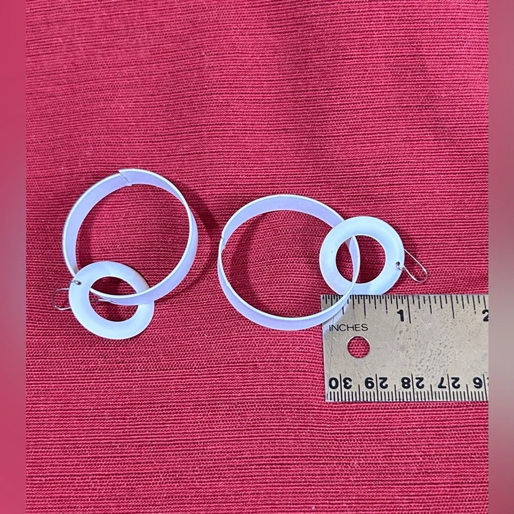 Retro White Double Hoop Metal Earrings 70’s 80’s Minimalist Chunky Matte GUC